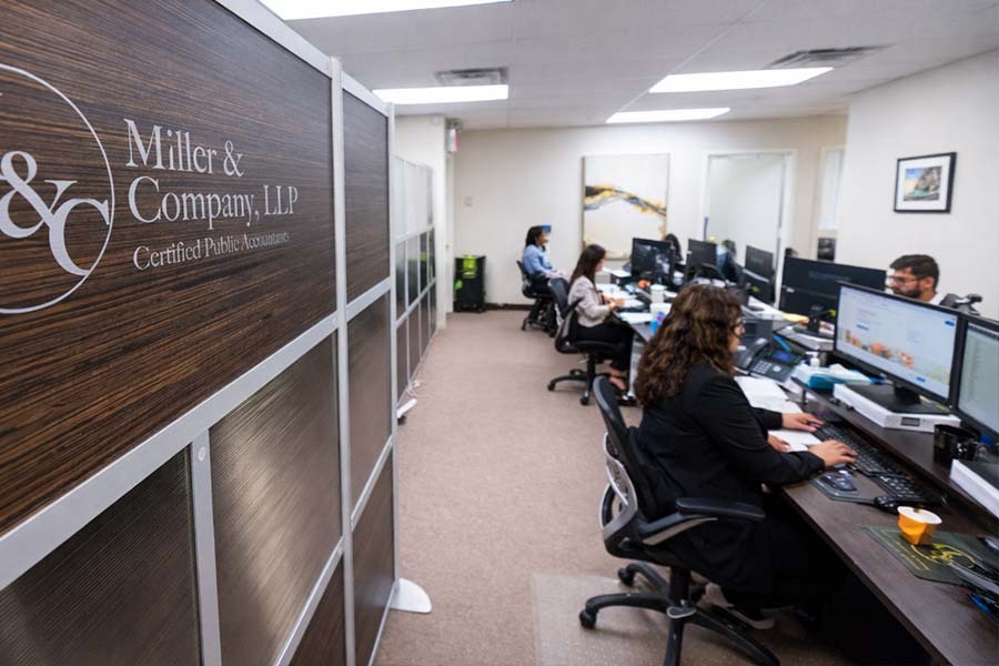 international tax specialists working on non resident tax return compliance and filing requirements in Manhattan
